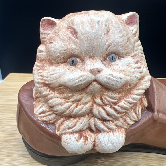 1977 Vintage Albertas Molds Ceramic White Cat in a Shoe in Chalk Ware Signed - Picture 2 of 11